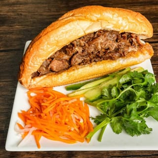 S5. Vietnamese Baguette Sandwich with Grilled Beef