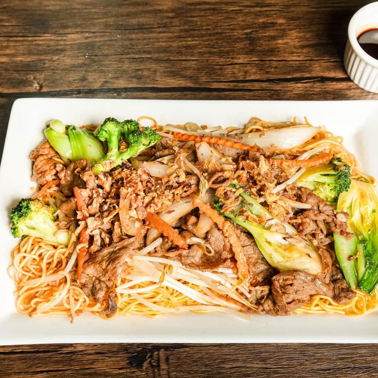 Crispy Fried Noodles: A Flavorful Vietnamese Delight