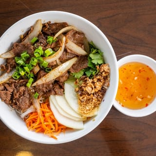 V5. Vermicelli with Shaking Beef